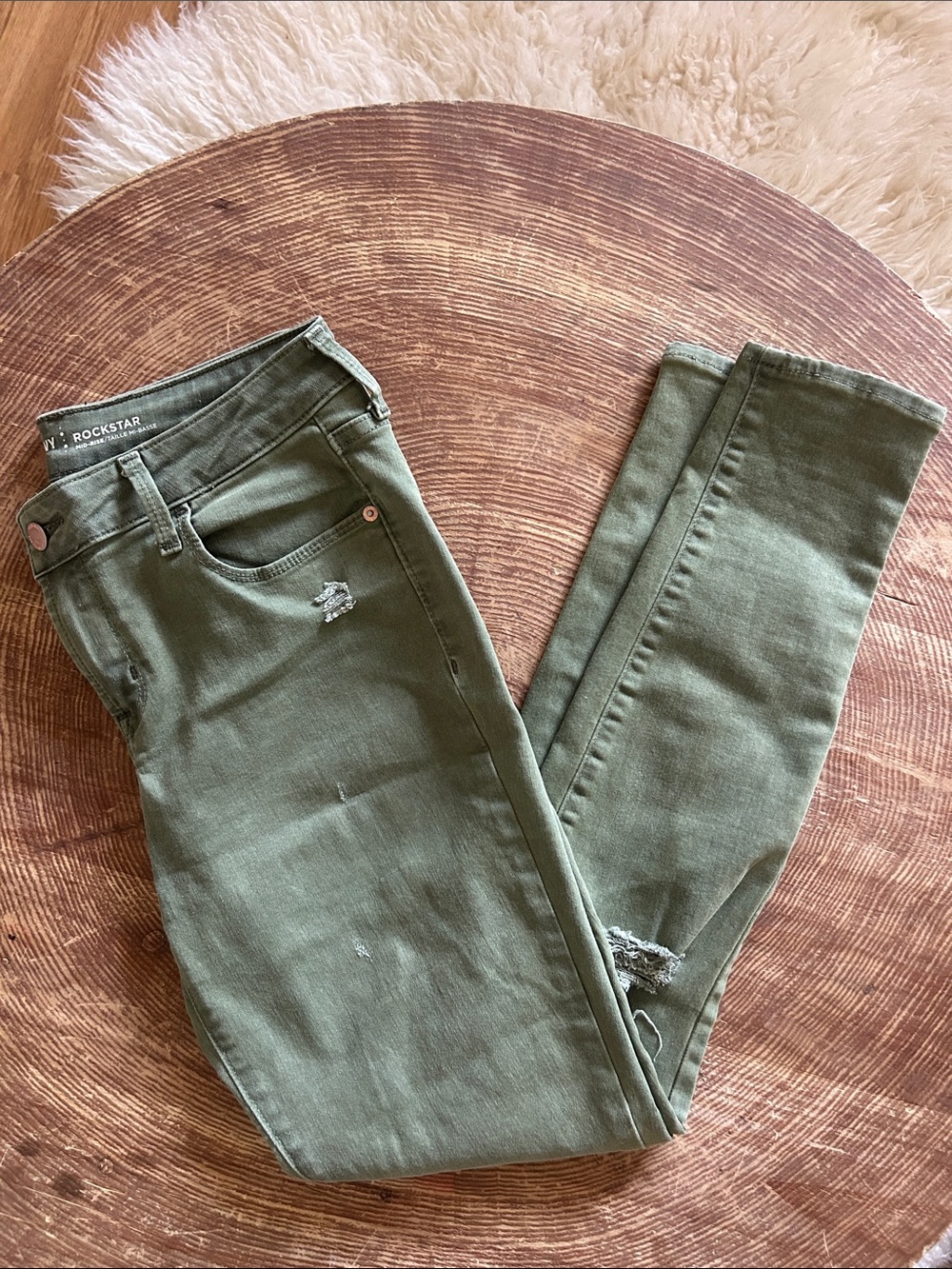 Old Navy Rockstar Mid Rise Olive Green Skinny Jeans Size 6